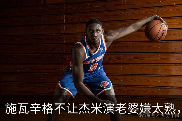 施瓦辛格不让杰米演老婆嫌太熟，卡梅隆硬留，一摔摔出4亿票房和金球奖